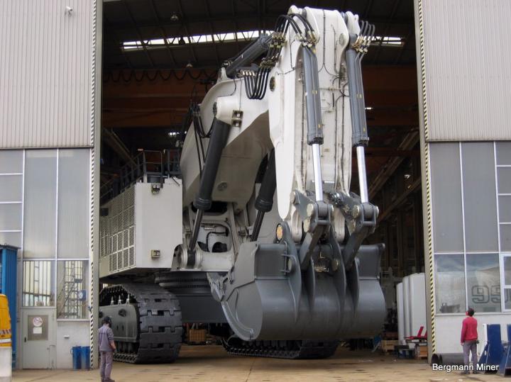 Liebherr R9800 World's Largest Excavator CranePedia