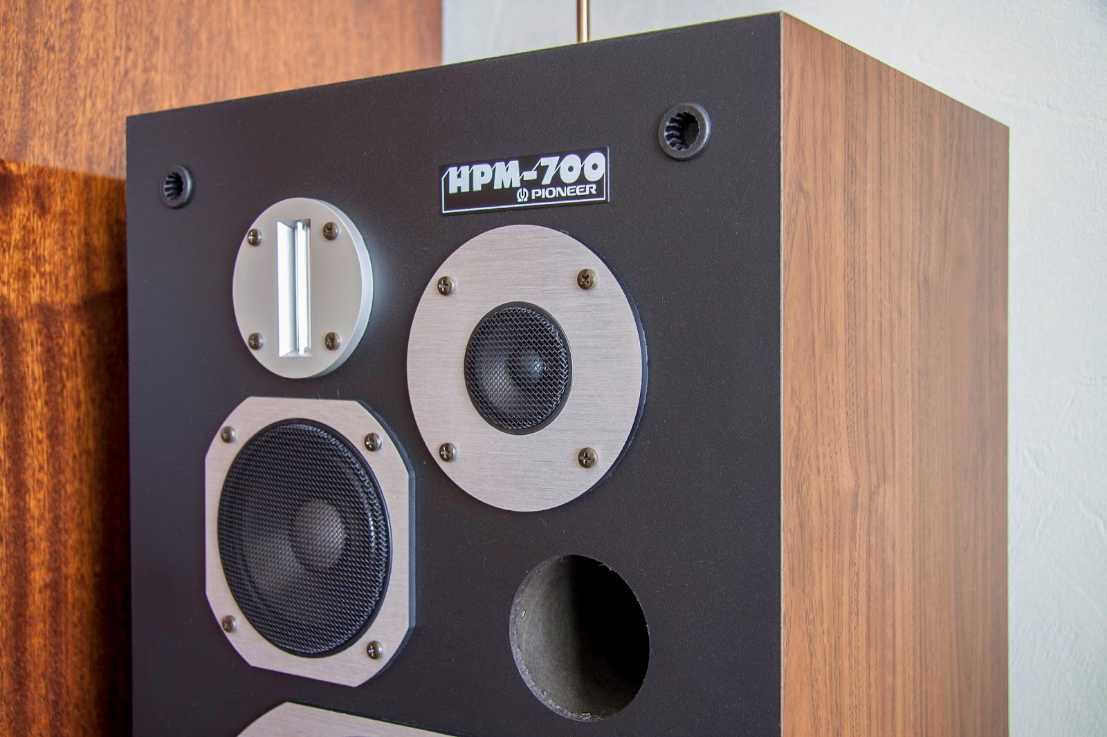 hpm 700 speakers