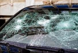 Μεθυσμένος Βούλγαρος έσπαζε καθρέφτες αυτοκινήτων στο Βόλο