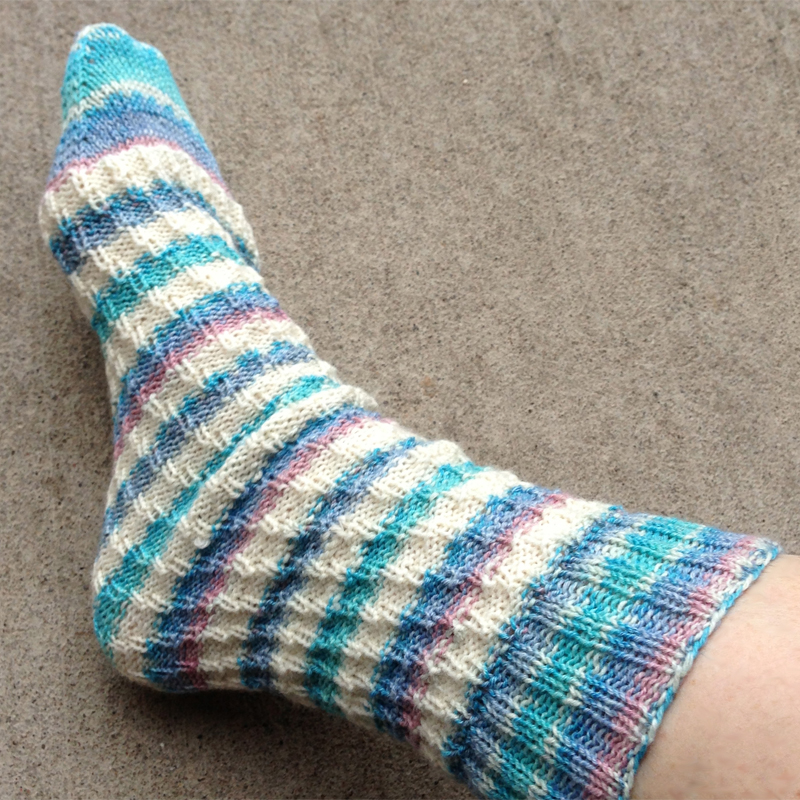 minding my own stitches: Year of Projects: Heelless Sleeping Socks 02