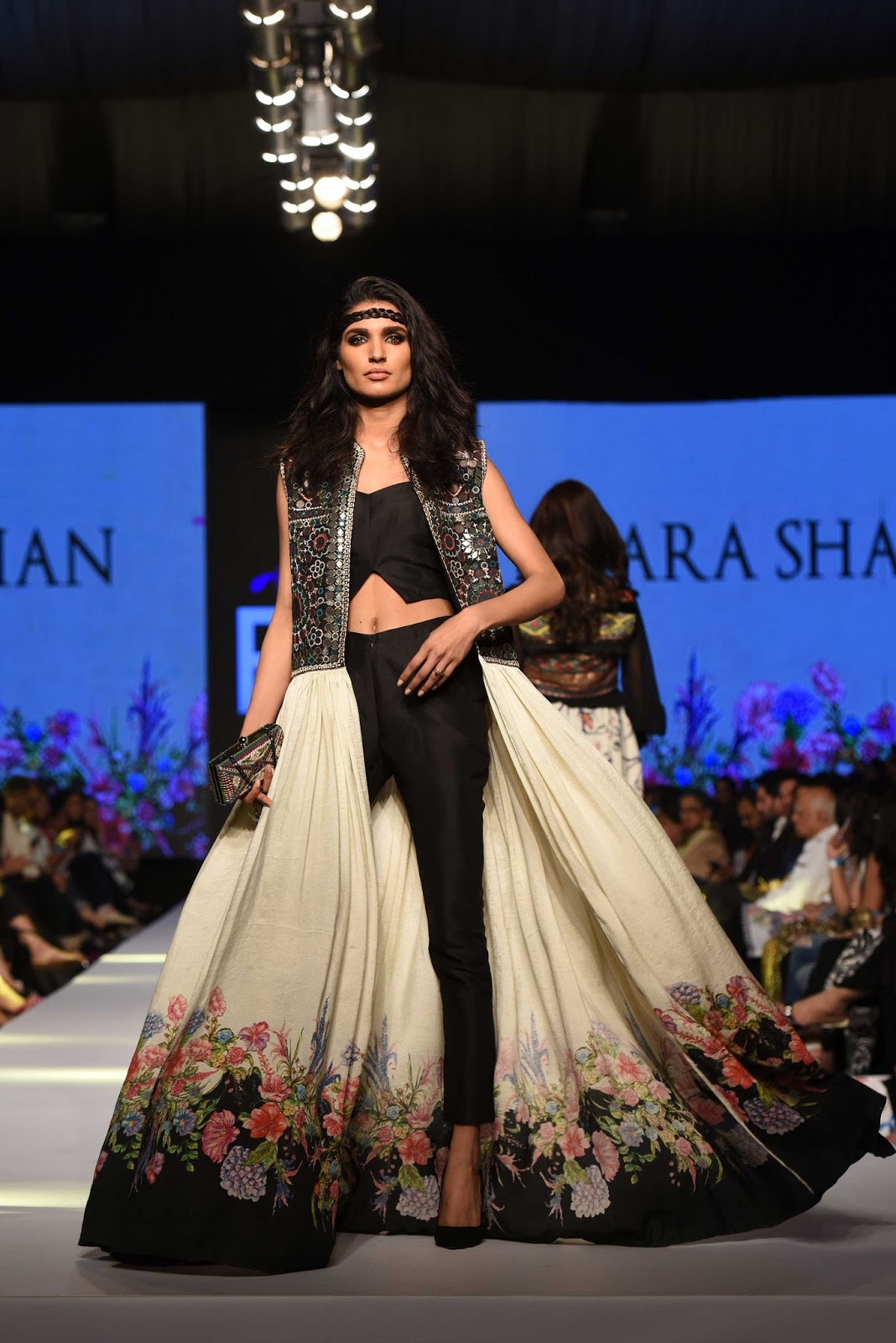 Sexy Pakistani Models Walk Ramp For Designer Zara Shahjehan At Fashion Pakistan Week 2015 Day 4