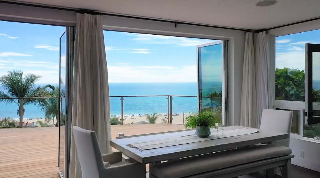 Tour 12 Samoa Way, Pacific Palisades, CA vs. 12 Interior Design Photos