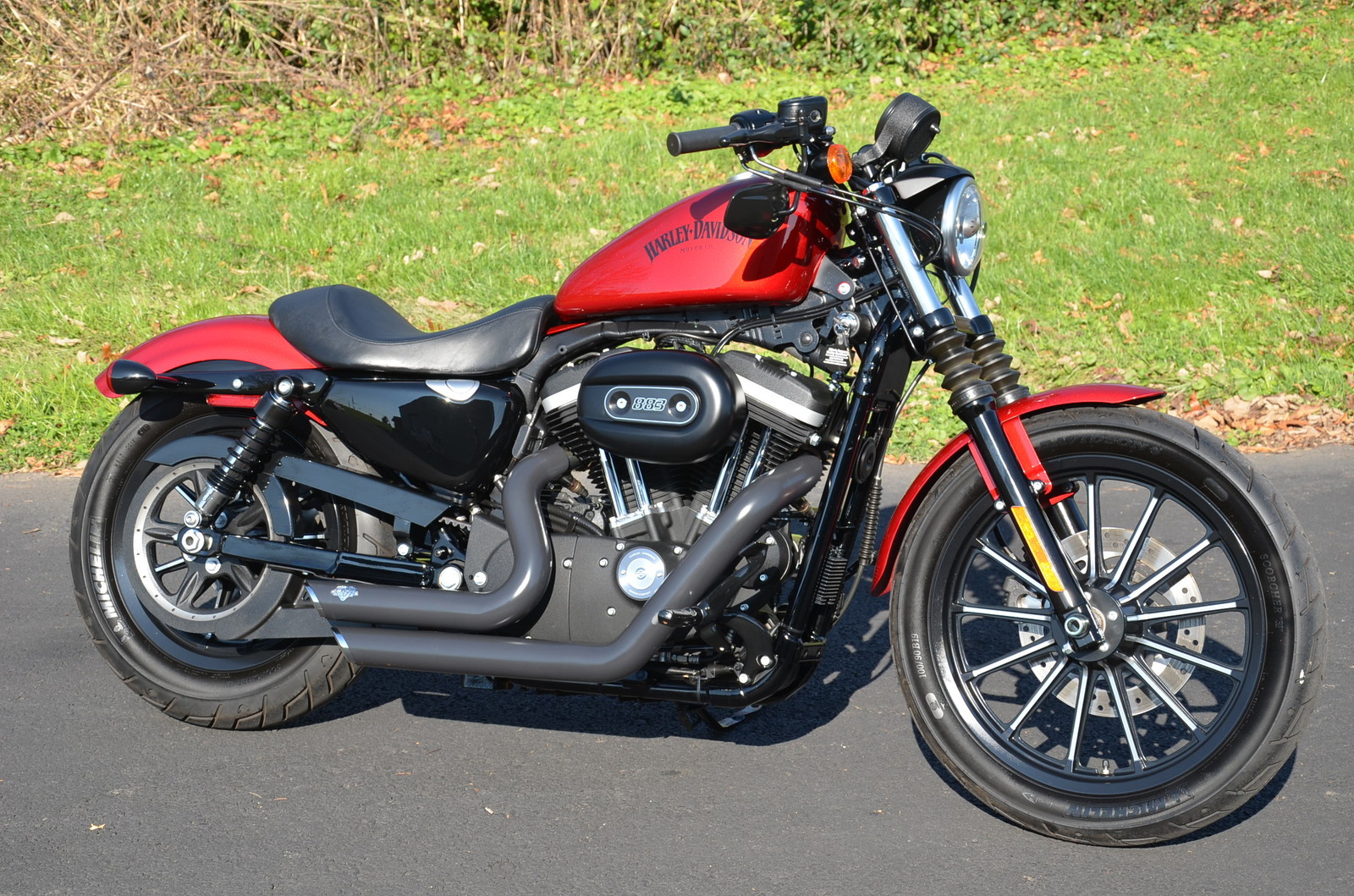 2013 Harley daivdson 883 iron matte black bobber stile cafe racer,