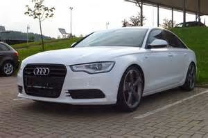 Audi A7 TDI: Teknologi Mobil Bermesin Diesel 2014 Dalam jalan raya tak ada kendala yang berati, Audi A7 TDI cruise control mengatasi pengereman serta percepatan, serta berikan jalur - keeping menolong coba dengan membiarkan mobil melayang ke garis jalur kiri. Cruise control, memakai radar untuk mencari mobil di depan,