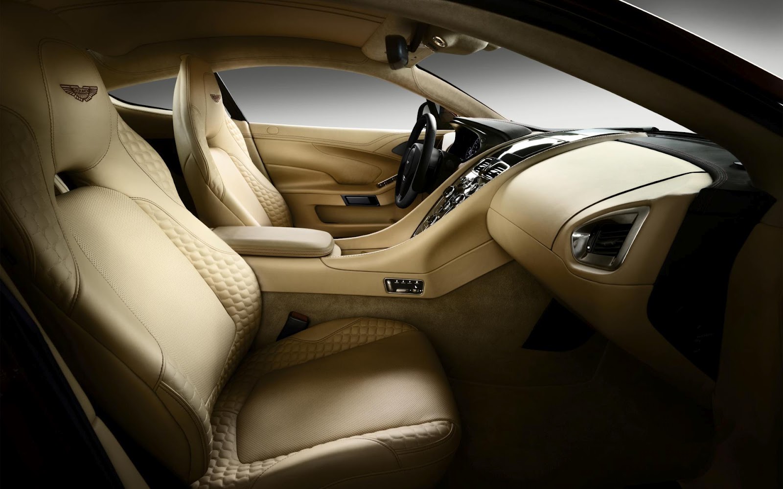 Aston Martin 2013 am 310 Vanquish