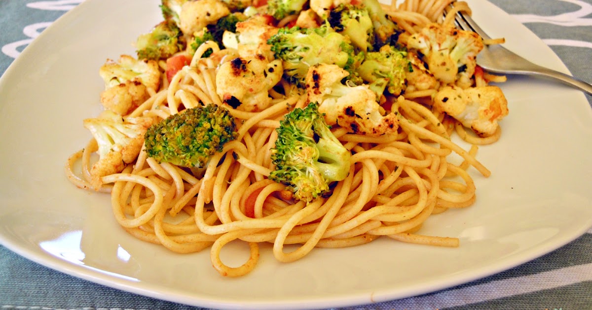 Espaguetis salteados con brócoli y coliflor | Mandarinas y miel