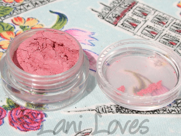 A Fyrinnae A Day: Enrapture Blush Swatches & Review