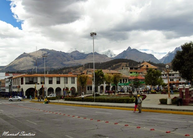 Huaraz, vista dalla Plaza de Armas Huaraz, vista dalla Plaza de Armas