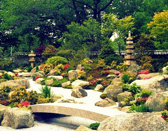 Japanese Rock Garden - AyanaHouse