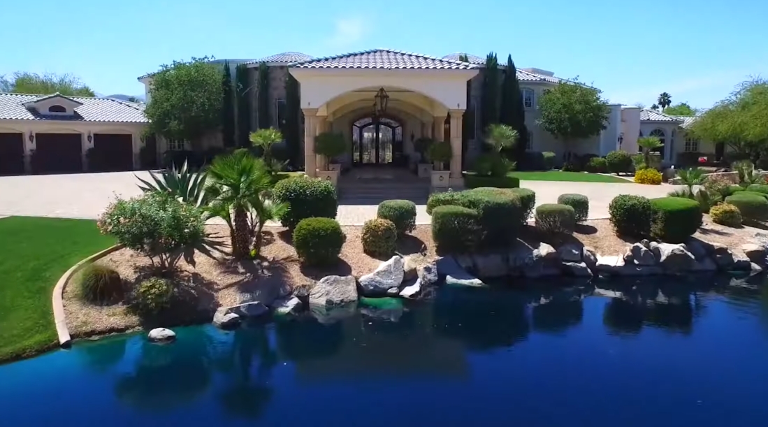 Tour Coachella Valley, CA Luxury Classic Mansion vs. 19 Interior Design Photos