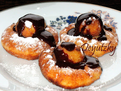 Papanasi cu glazura de ciocolata