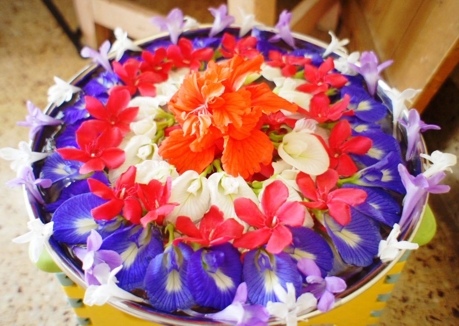 Fresh Flowers Floating Rangoli How to make a Flower Floating Rangoli?