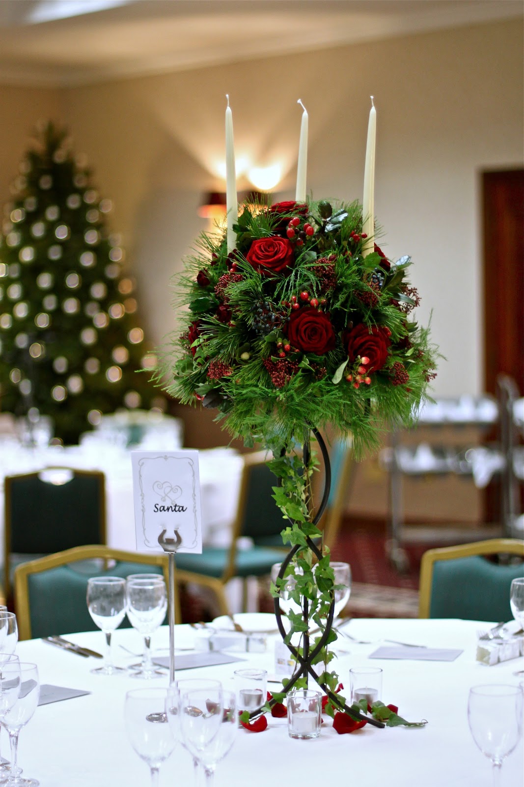wedding flowers blog jemma 39 s christmas wedding flowers ivy with lights