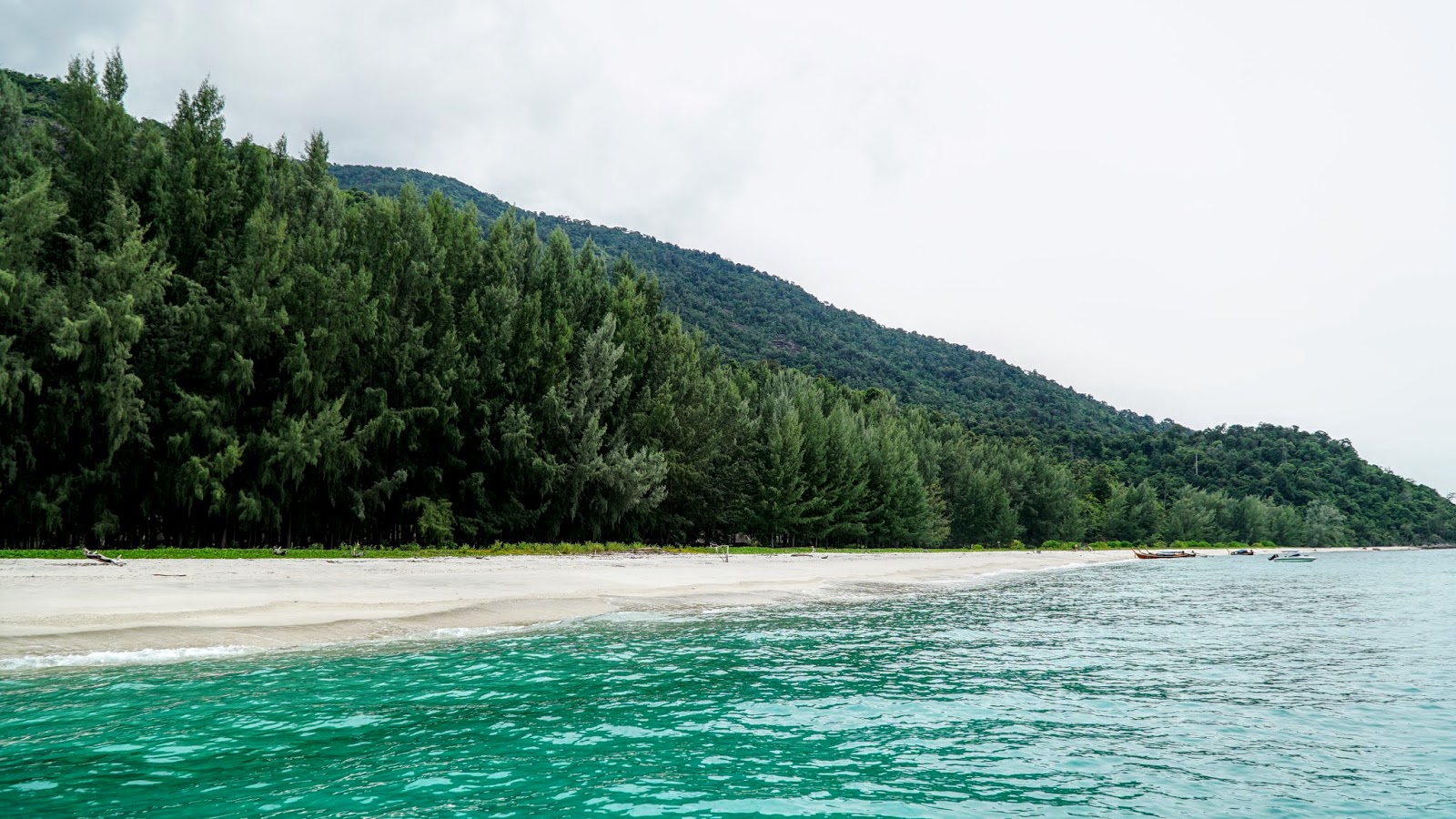 Stopover at Koh Adang for some leisure time