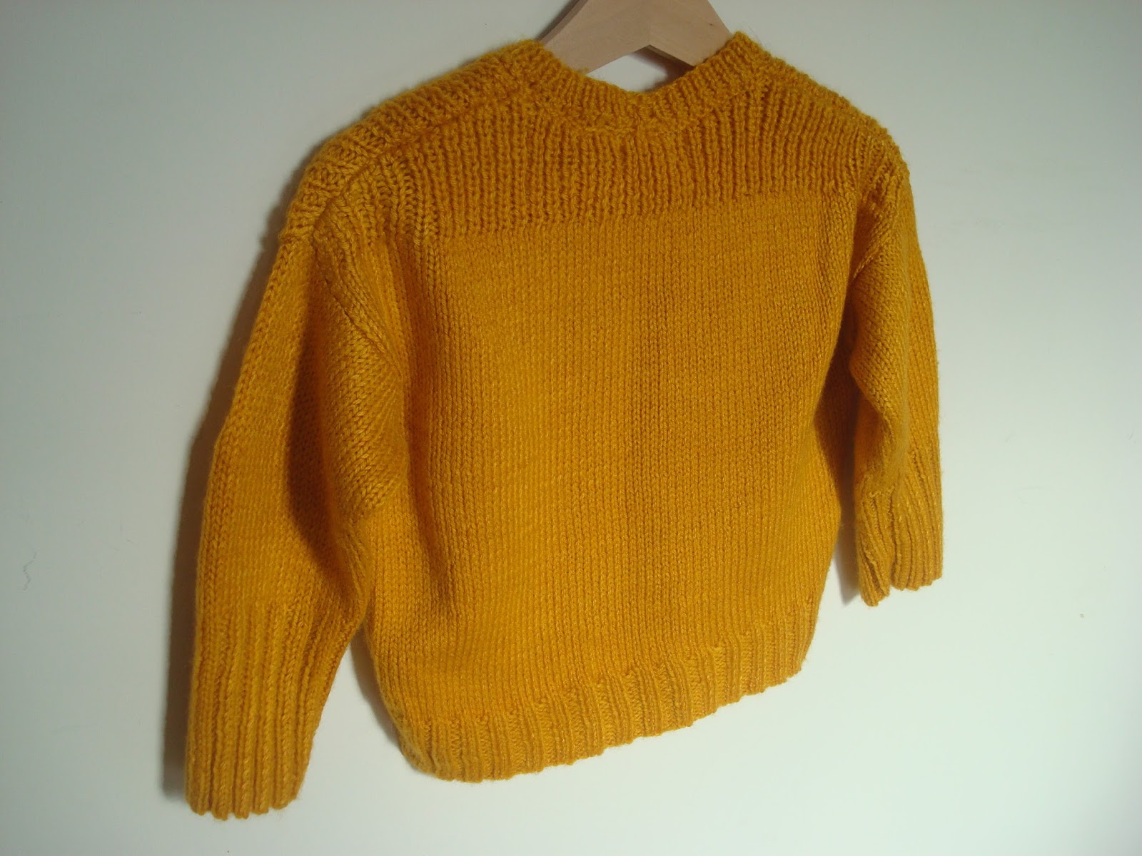 Lalou Cr?�a: Pull enfant coloris moutarde, Phildar