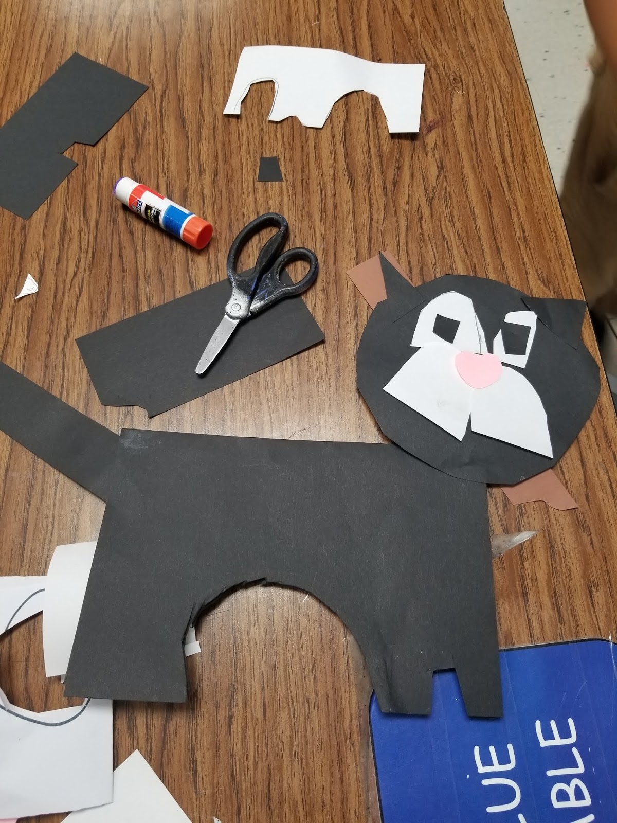 Construction paper cats