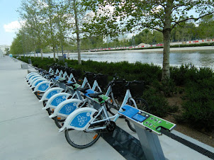 Cycles for use inside the "Stavros Niarchos Foundation Cultural centre"