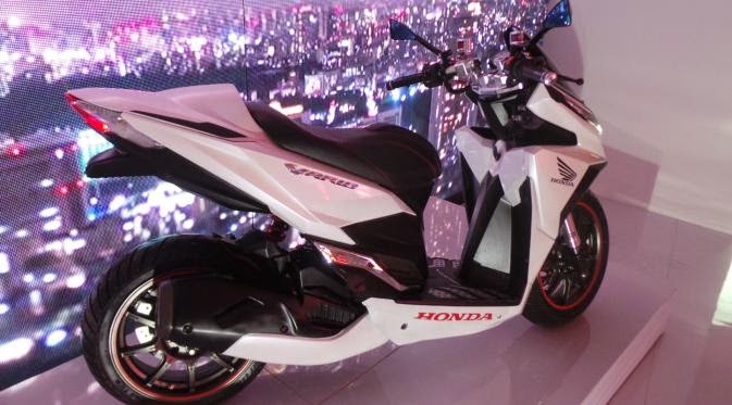 Modifikasi Honda Vario 150 "Street Racing Low Rider"