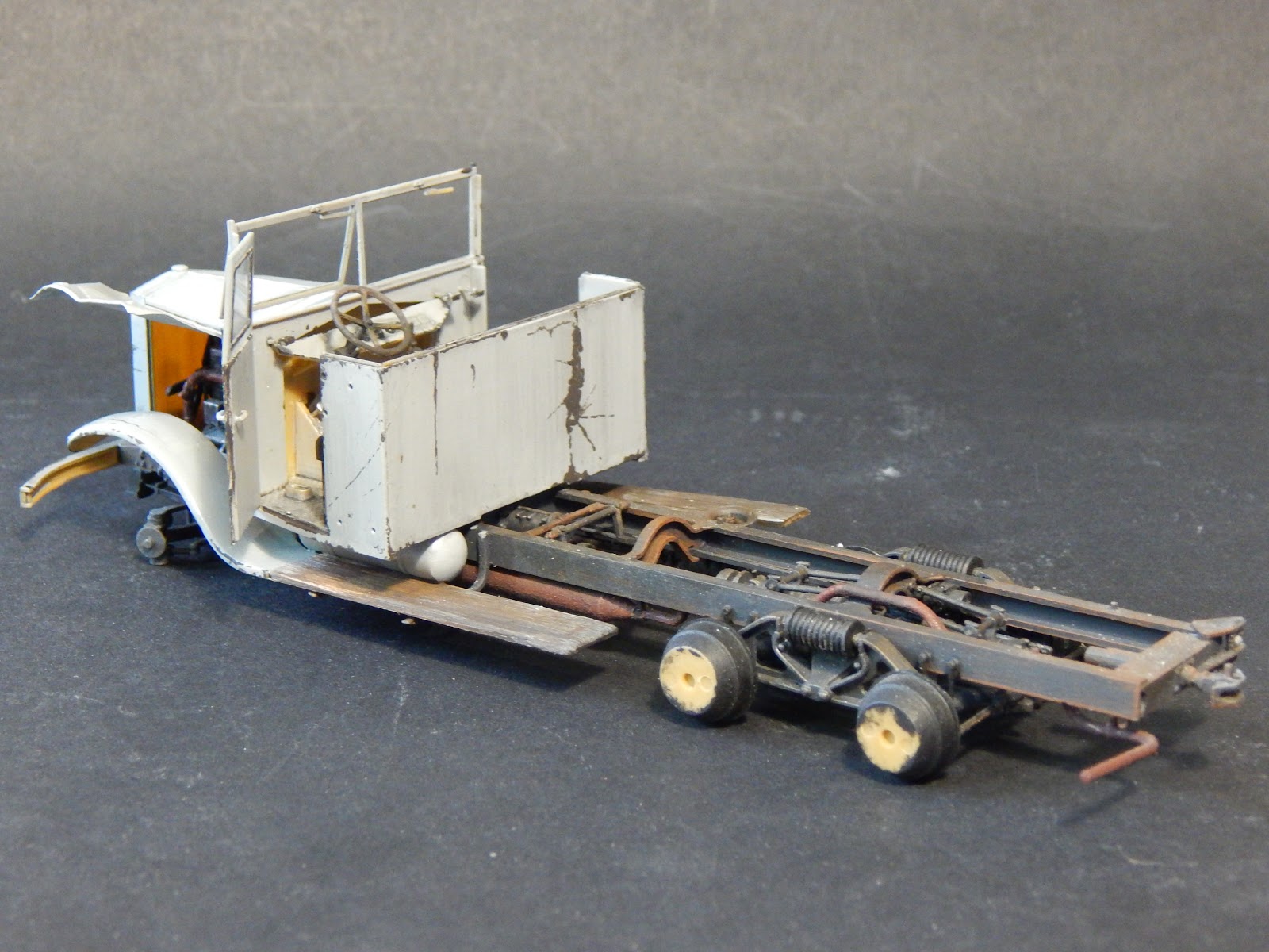 Грузовик Henschel h3