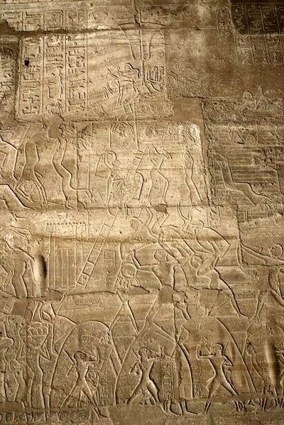 Výjev bitvy podle Ramessova příběhu v chrámu zasvěceném jeho osobě, Ramesseu/publikováno z  http://masch.blog.cz/