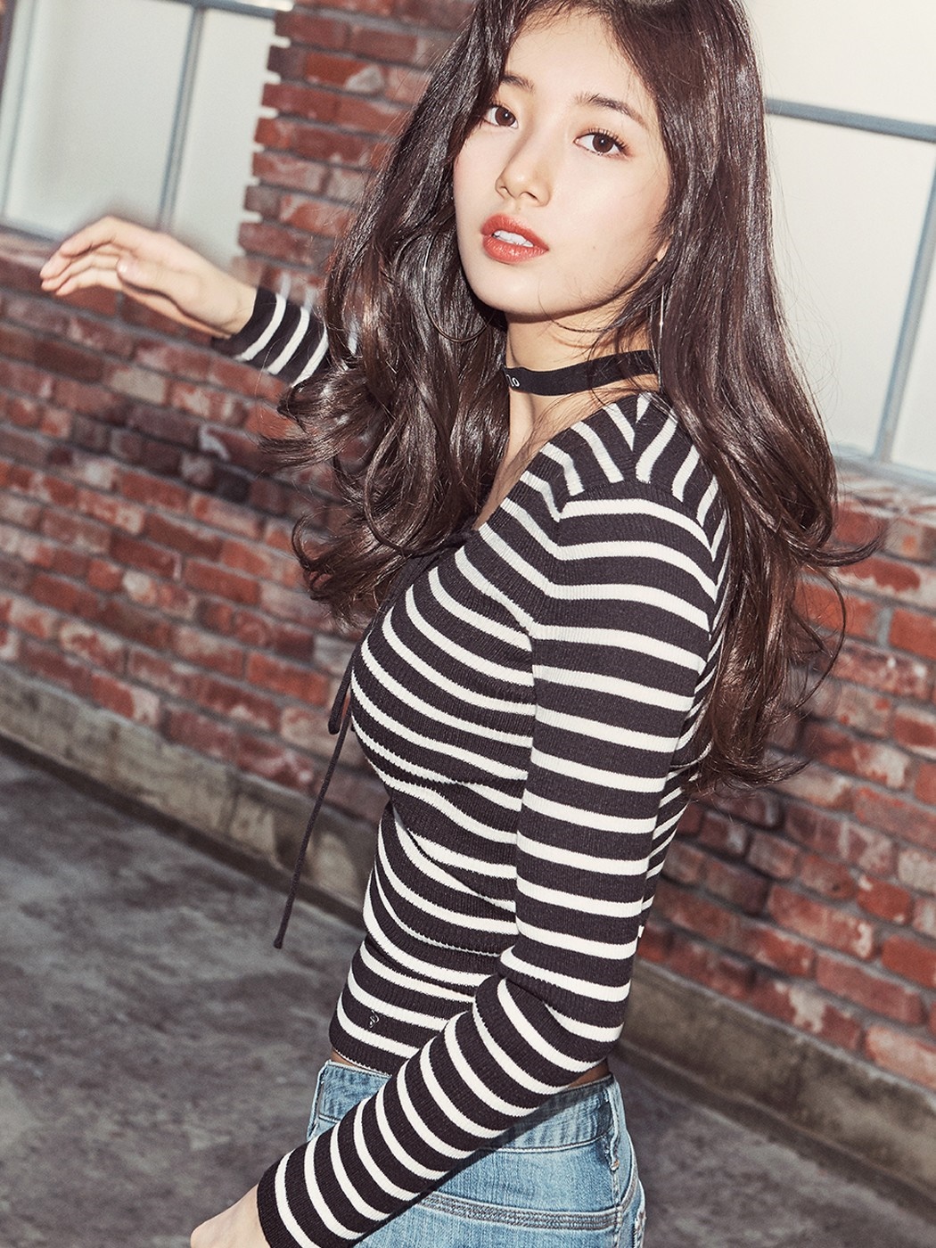 15 Kpop Female Idols Who Rock The Neck Choker Fashion