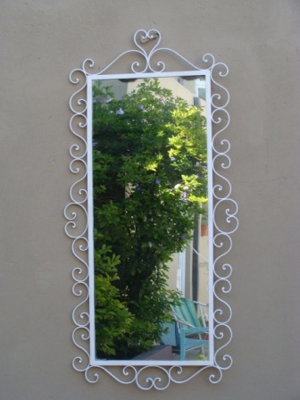 Desde Jalisco Bazar: Antiguo marco de hierro forjado para espejo
