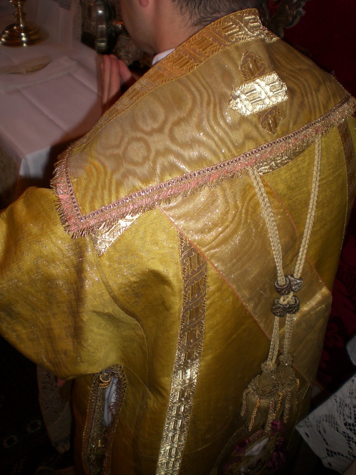 Orbis Catholicus Secundus: Ambrosian Rite Vestments