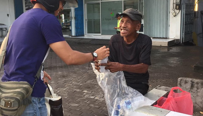 Bulan Ramadan, Komunitas Ketimbang Ngemis Berbagi Bersama Kaum Duafa