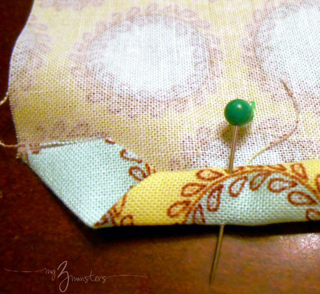 diy cloth napkins, how to make cloth napkins, sewing napkins, homemade napkin ring ideas, how to sew mitered corners