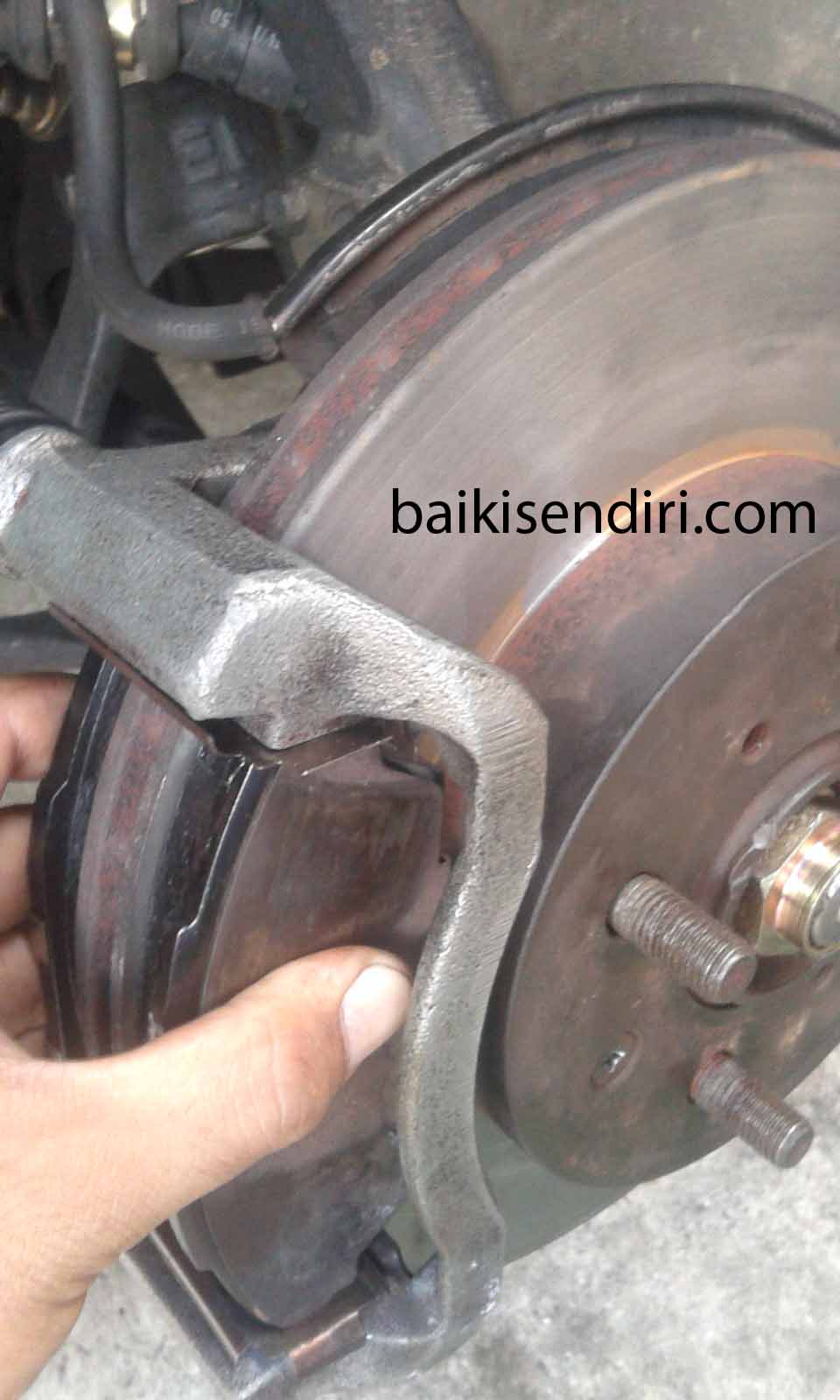 Baiki Sendiri How to Detect Rotor Disc Alignment or Warping