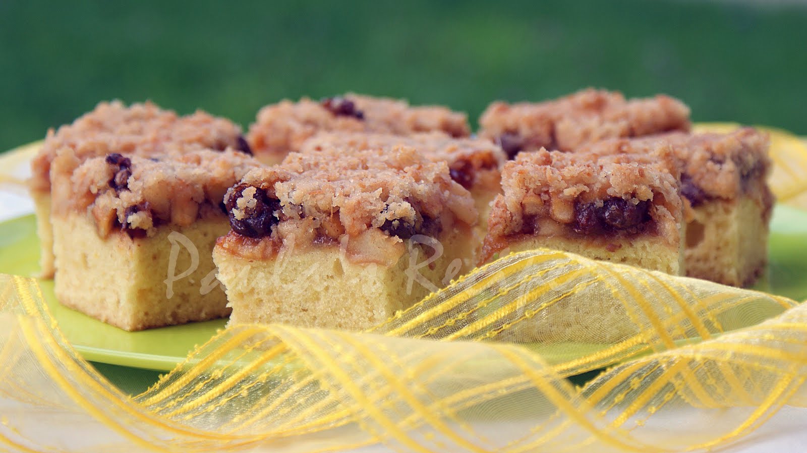 Paula&amp;#39;s Recipes: Apfel Rosinen Kuchen/Prajitura cu mere si stafide