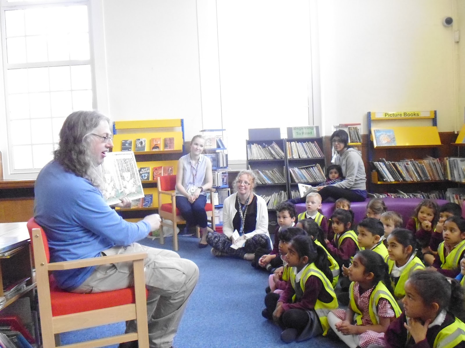 Chilcote Primary School Reception`s visit to Yardley Wood library