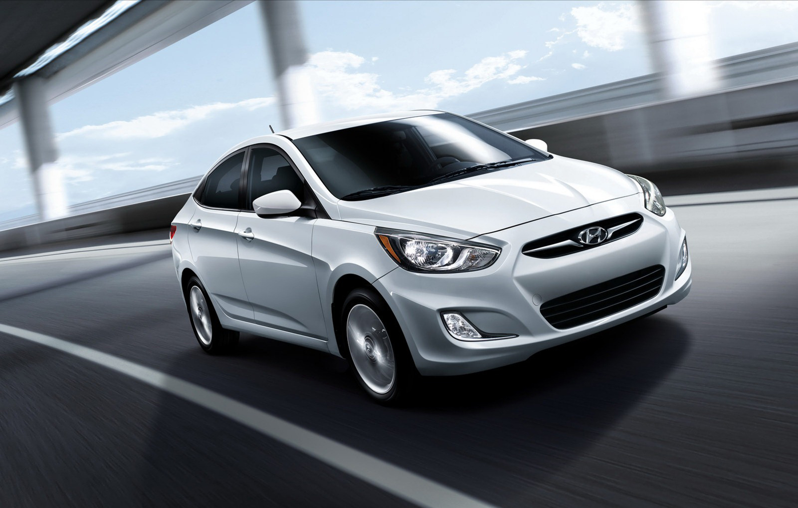 Hyundai Accent 2013 - ReViEw 4 CArS AnD TrUcKs