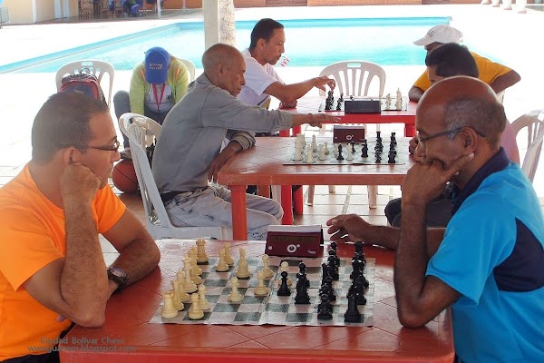 Leomar Lanza y Niarvis Villarroel lideran en ajedrez de los VIII Juegos Deportivos de Docentes. Leomar Lanza y Niarvis Villarroel lideran en ajedrez de los VIII Juegos Deportivos de Docentes.