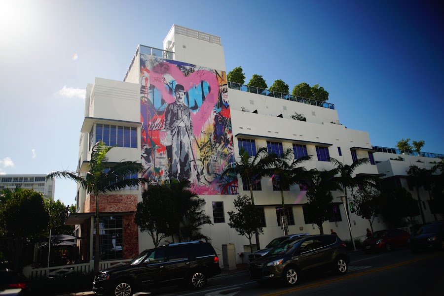 Art deco walk around Miami