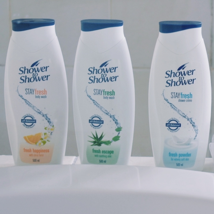 Review The New Shower to Shower Stay Fresh Range
