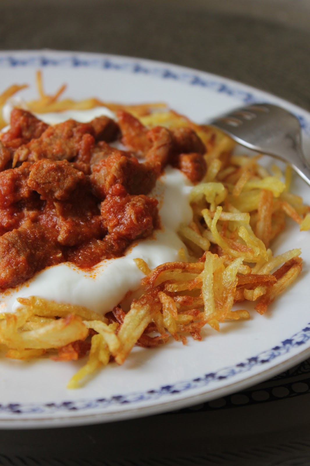 Nesrin&amp;#39;s Küche: Çökertme Kebabi / Kebap mit frittierte Kartoffeln und ...
