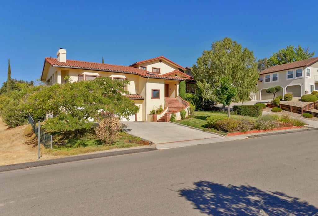 Paso Robles Real Estate Spacious Home in Heritage Ranch!