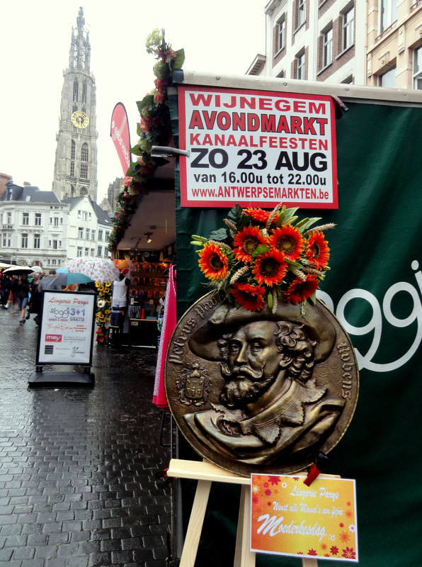 TRAVEL AND LIFESTYLE DIARIES - : Rubensmarkt (Rubens Market) in Antwerp