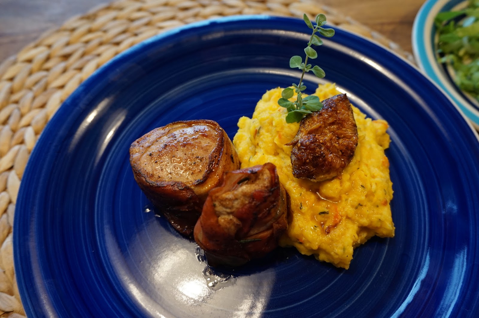 Julie´s Kitchen Club: Schweinefilet im krossen Rosmarin-Speckmantel mit ...