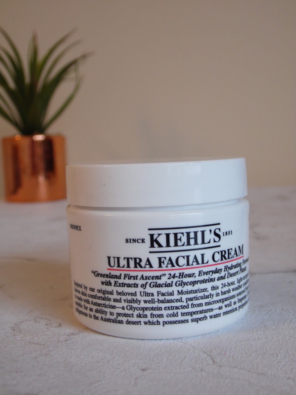 kiehl's ultra facial cream pot close up