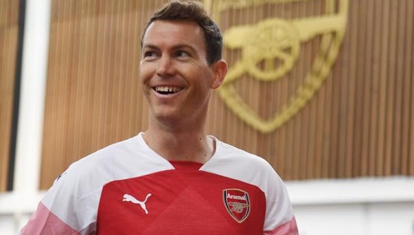 Oficial: El Arsenal anuncia el fichaje de Lichtsteiner