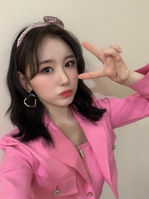 enter talk lee chaeyeon looks much better with short hair kkuljaem enter talk lee chaeyeon looks much better with short hair kkuljaem