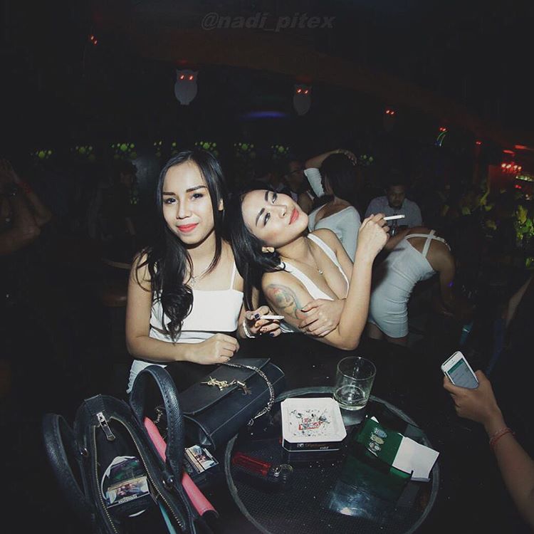 Escort girls Surabaya