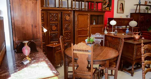 - Michele's Furniture Gallery -  מישל'ס -ריהוט קלאסי  מתקופות מופלאות   בקניון פנורמה  בחיפה . מומלץ.מאת: שרית יוכפז