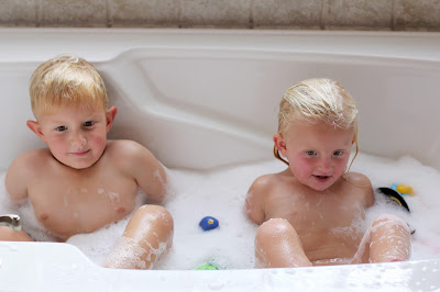 Wednesdays with Will and Katie: Bath Time