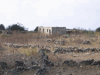 انقاض قرية الفرج في الجولان المحتل والتي دمرها الاحتلال