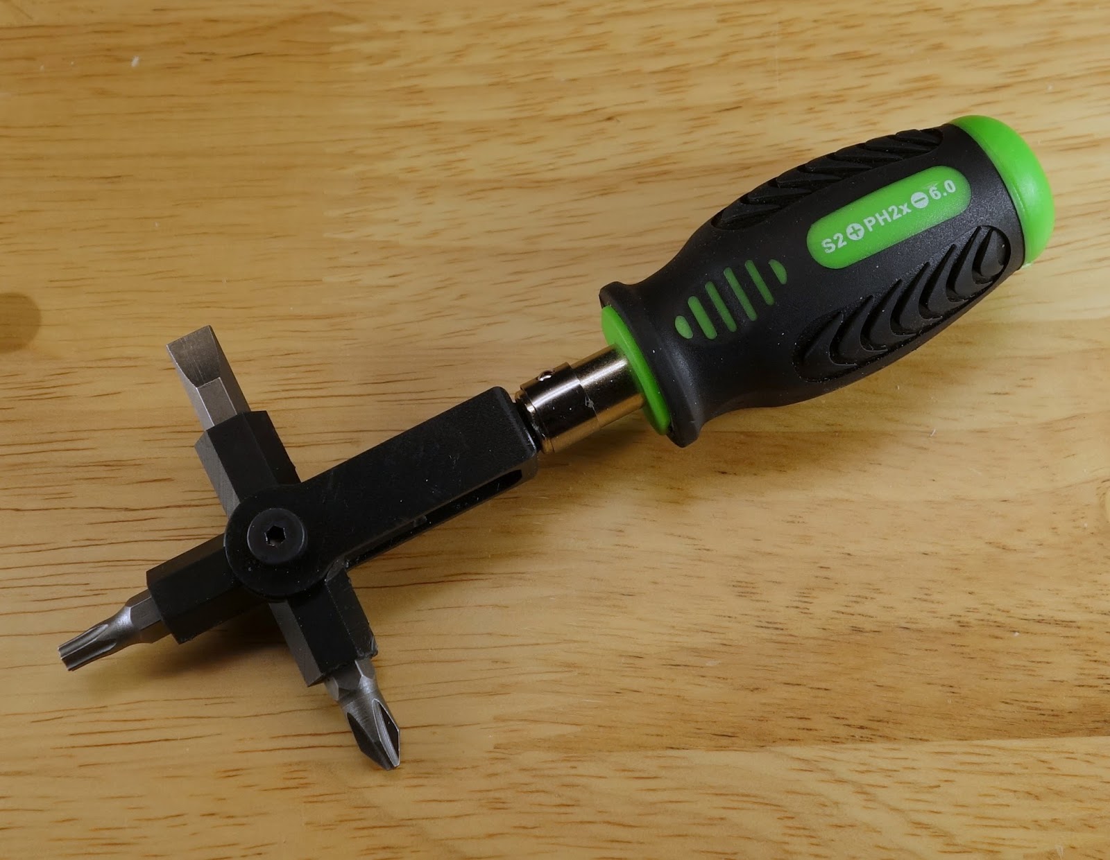 The Invention Factory Rotating Head Selectable Screwdriver