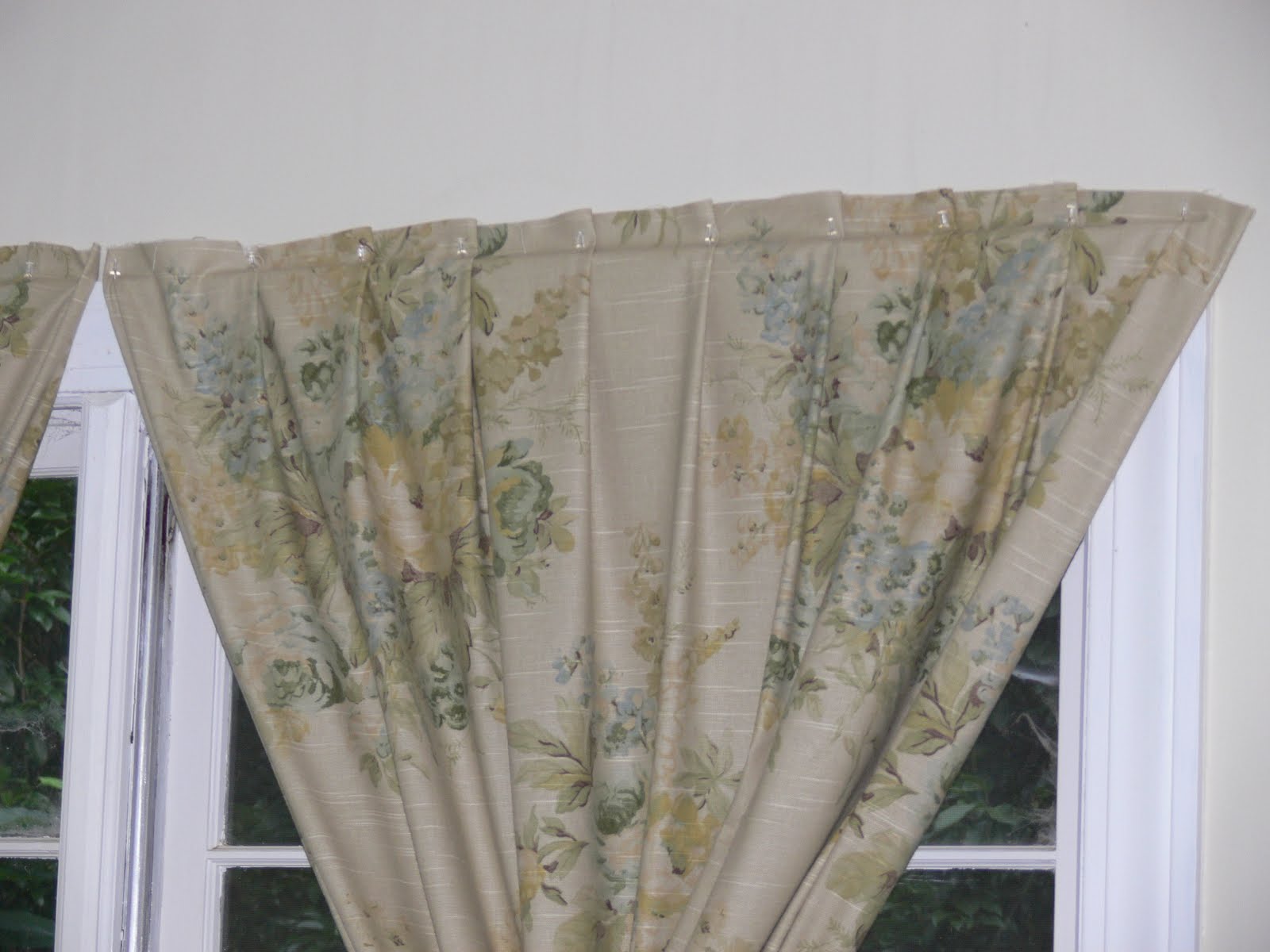 Home and the Open Road temporary curtains