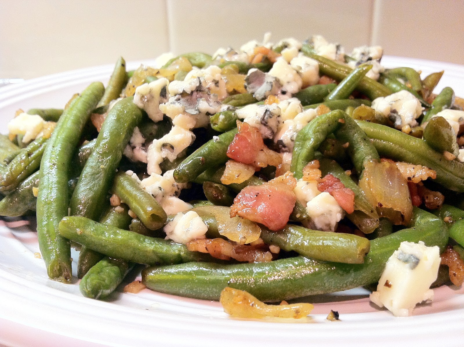 Low Carb Layla Green Beans with Bacon and Blue Cheese